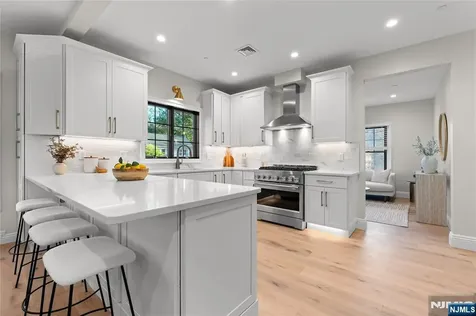 72 Lake Avenue Midland Park NJ 07432
