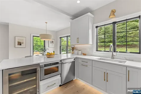 72 Lake Avenue Midland Park NJ 07432