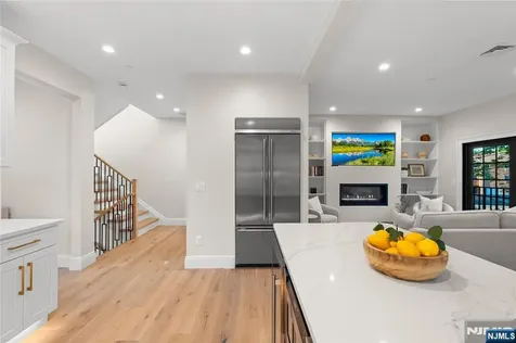 72 Lake Avenue Midland Park NJ 07432