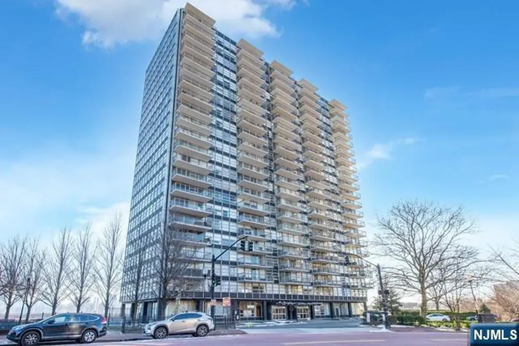 6050 Boulevard East West New York NJ 07093