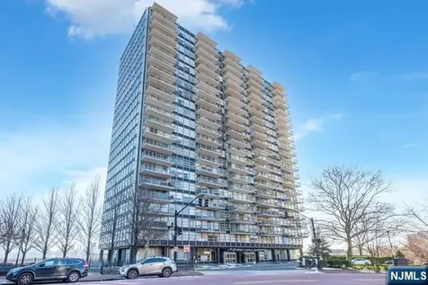6050 Boulevard East West New York NJ 07093