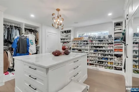 16 Greenbrook Road Caldwell NJ 07006