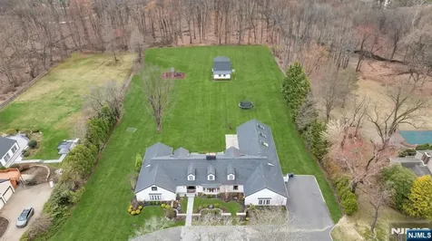 16 Greenbrook Road Caldwell NJ 07006