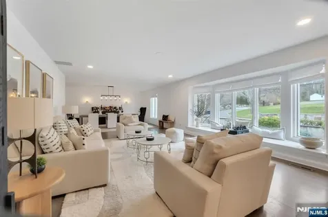 16 Greenbrook Road Caldwell NJ 07006