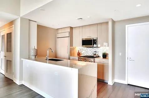1200 Avenue At Port Imperial Weehawken NJ 07086