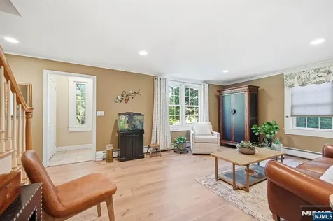 806 Ramapo Valley Road Oakland NJ 07436