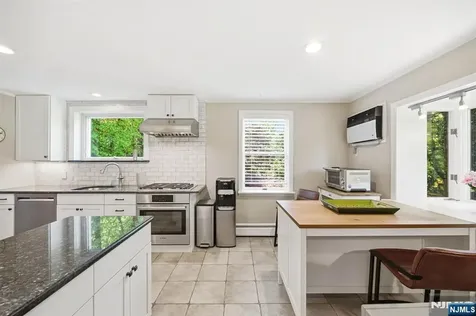 806 Ramapo Valley Road Oakland NJ 07436