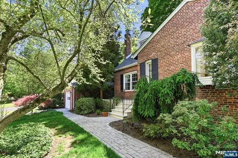 806 Ramapo Valley Road Oakland NJ 07436