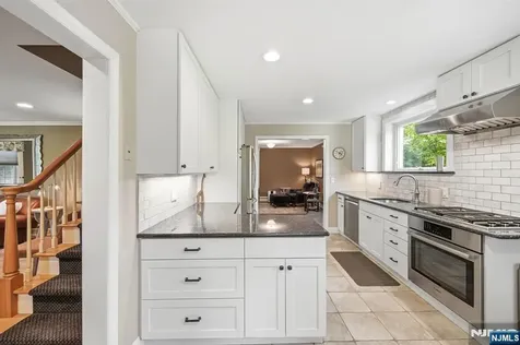 806 Ramapo Valley Road Oakland NJ 07436
