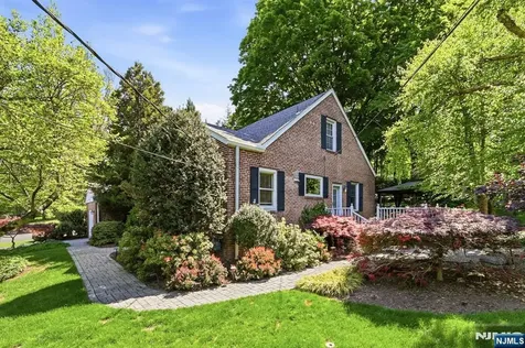 806 Ramapo Valley Road Oakland NJ 07436