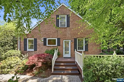 806 Ramapo Valley Road Oakland NJ 07436