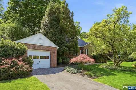 806 Ramapo Valley Road Oakland NJ 07436