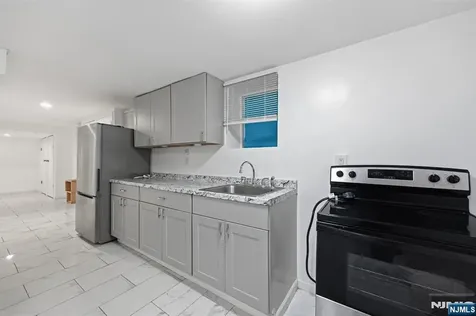 94 Eaton Place East Orange NJ 07017