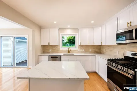 195 Van Winkle Street East Rutherford NJ 07073