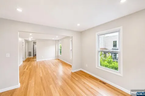 195 Van Winkle Street East Rutherford NJ 07073