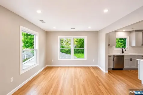 195 Van Winkle Street East Rutherford NJ 07073