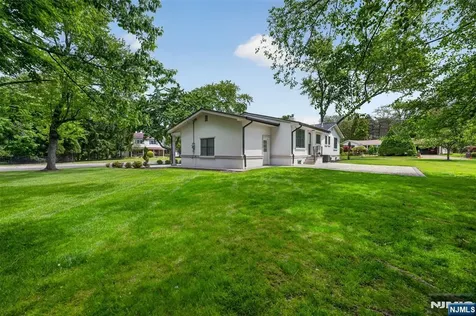 436 Ruckman Road Closter NJ 07624