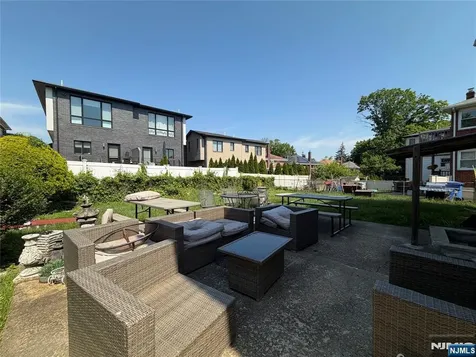 805 Harvard Place Fort Lee NJ 07024
