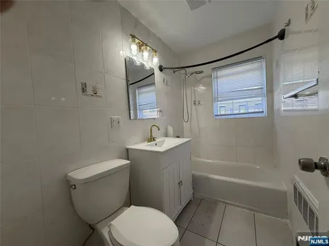 805 Harvard Place Fort Lee NJ 07024