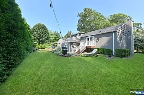 619 Montview Place River Vale NJ 07675