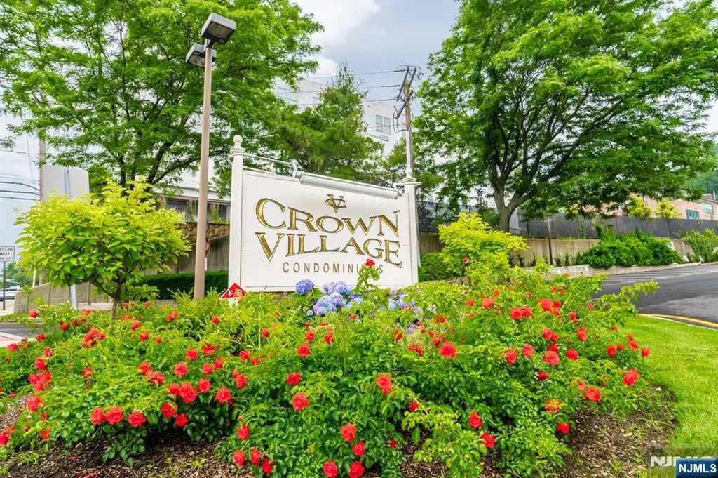 400 Crown Court Edgewater NJ 07020