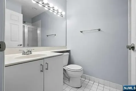 400 Crown Court Edgewater NJ 07020