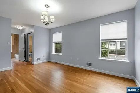400 Crown Court Edgewater NJ 07020