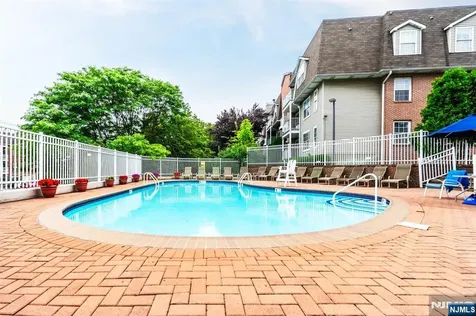 400 Crown Court Edgewater NJ 07020