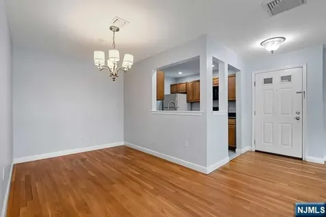 400 Crown Court Edgewater NJ 07020