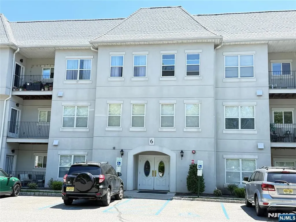 608 Brittany Drive Wayne NJ 07470