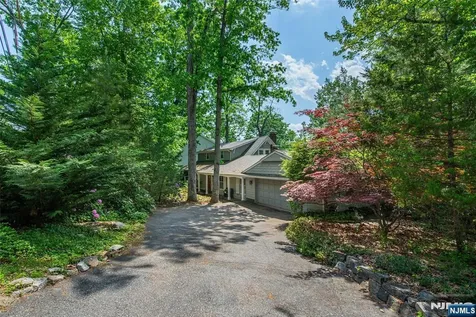 174 Pines Lake Drive Wayne NJ 07470