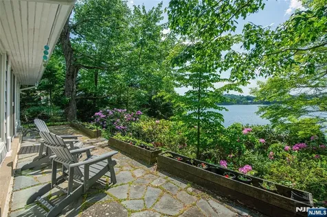 174 Pines Lake Drive Wayne NJ 07470