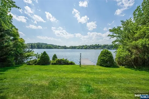 174 Pines Lake Drive Wayne NJ 07470