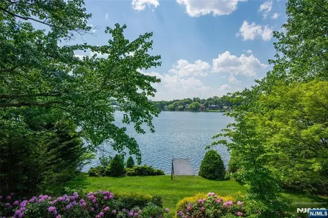 174 Pines Lake Drive Wayne NJ 07470