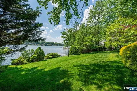 174 Pines Lake Drive Wayne NJ 07470