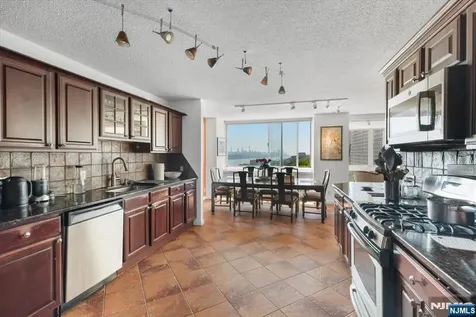 200 Old Palisade Road Fort Lee NJ 07024