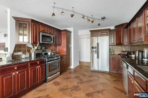 200 Old Palisade Road Fort Lee NJ 07024