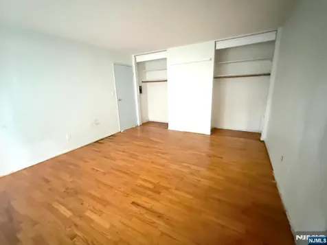 4 Lakeview Leonia NJ 07605
