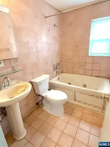 4 Lakeview Leonia NJ 07605