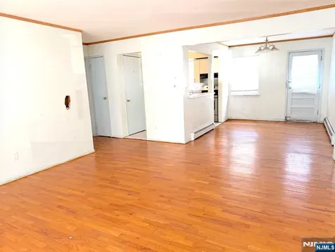 4 Lakeview Leonia NJ 07605