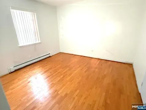 4 Lakeview Leonia NJ 07605
