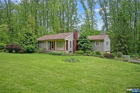 12 Dogwood Drive Chester Township NJ 07930