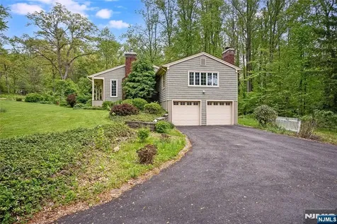 12 Dogwood Drive Chester Township NJ 07930