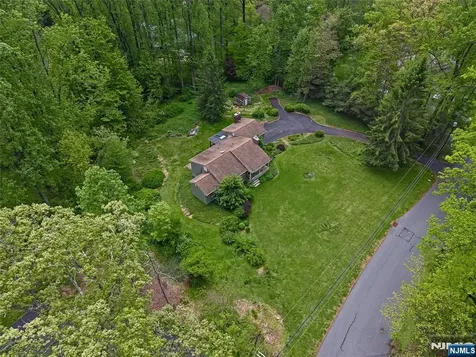 12 Dogwood Drive Chester Township NJ 07930