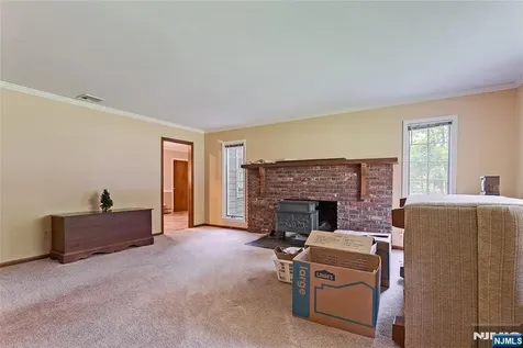 12 Dogwood Drive Chester Township NJ 07930