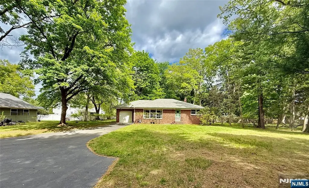 1 Winada Place River Vale NJ 07675