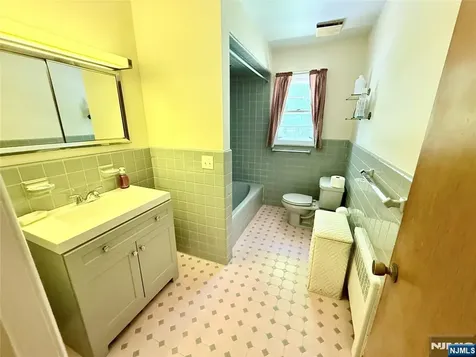 1 Winada Place River Vale NJ 07675