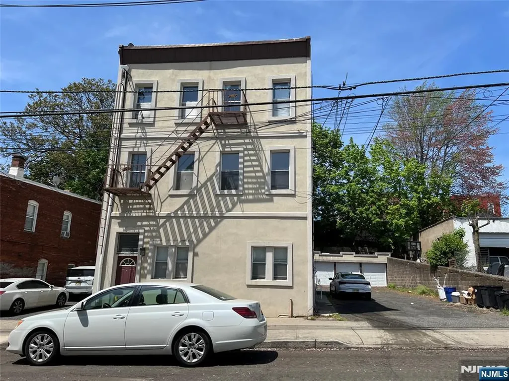 159 Westminster Place Lodi NJ 07644