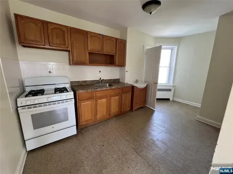 159 Westminster Place Lodi NJ 07644