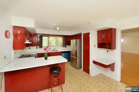 203 Mountain Avenue Hawthorne NJ 07506